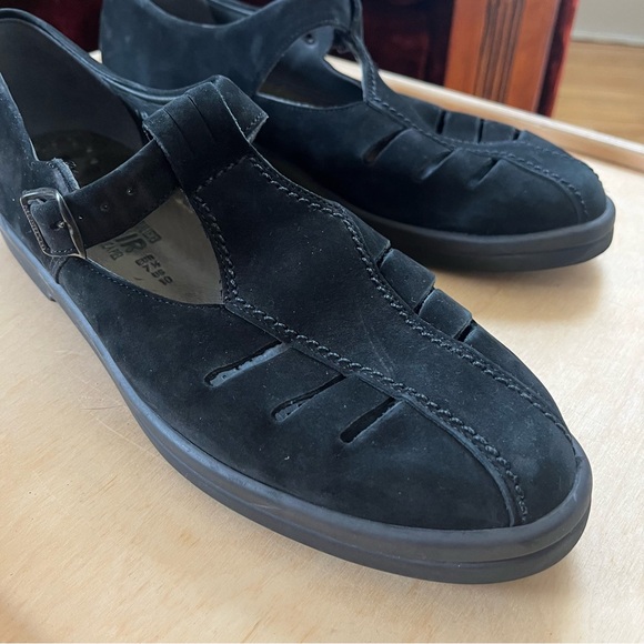 mephisto black nubuck fisherman sandals - Picture 7 of 10